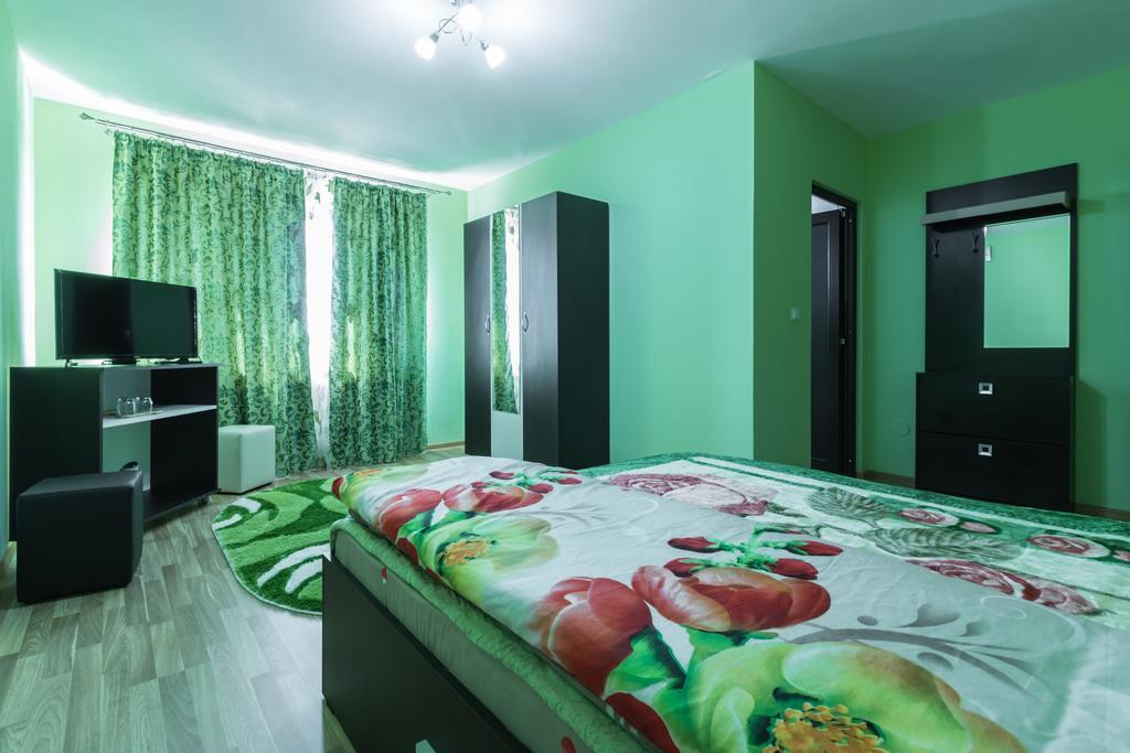 Conacul Lui Bulica Hotel Novaci-Străini Exterior photo
