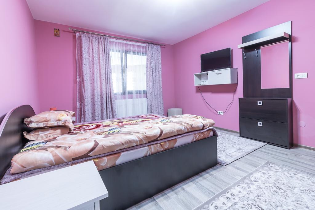 Conacul Lui Bulica Hotel Novaci-Străini Exterior photo