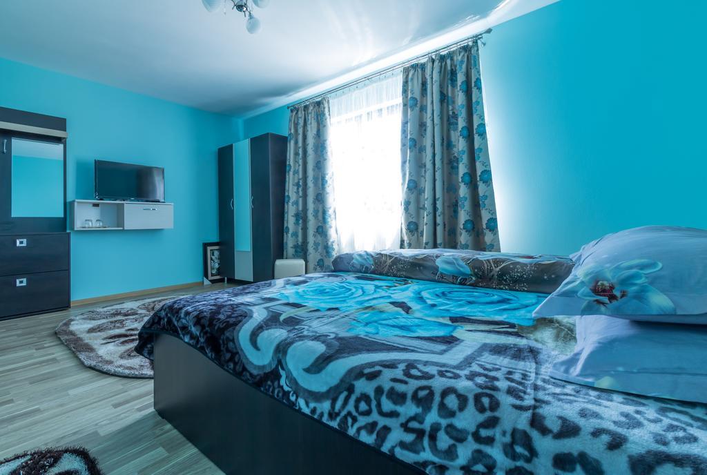 Conacul Lui Bulica Hotel Novaci-Străini Exterior photo