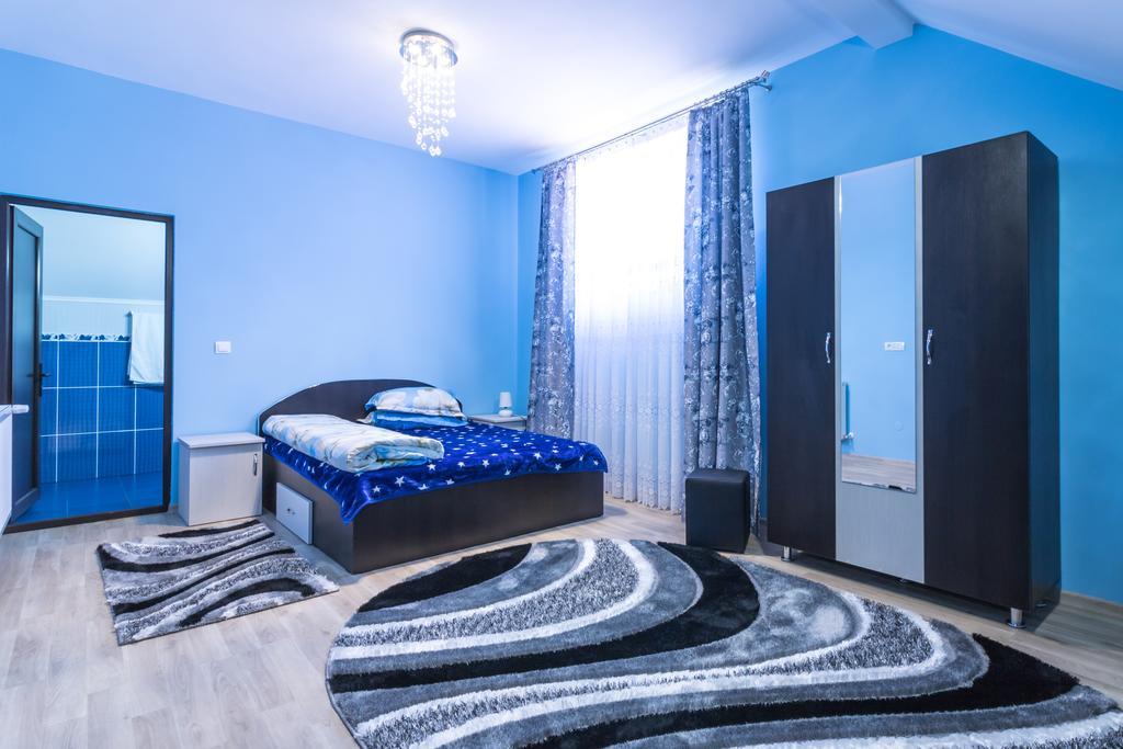 Conacul Lui Bulica Hotel Novaci-Străini Exterior photo