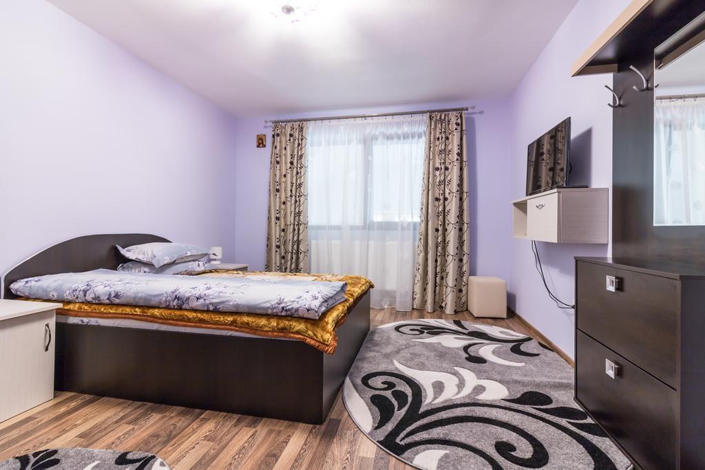 Conacul Lui Bulica Hotel Novaci-Străini Exterior photo