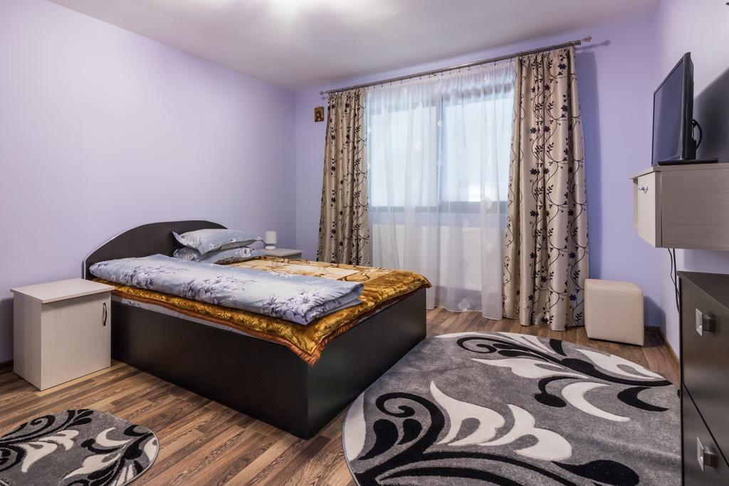 Conacul Lui Bulica Hotel Novaci-Străini Exterior photo