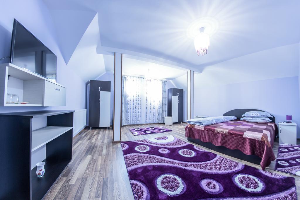Conacul Lui Bulica Hotel Novaci-Străini Exterior photo