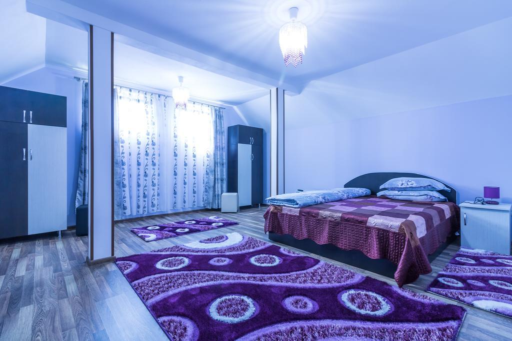 Conacul Lui Bulica Hotel Novaci-Străini Exterior photo